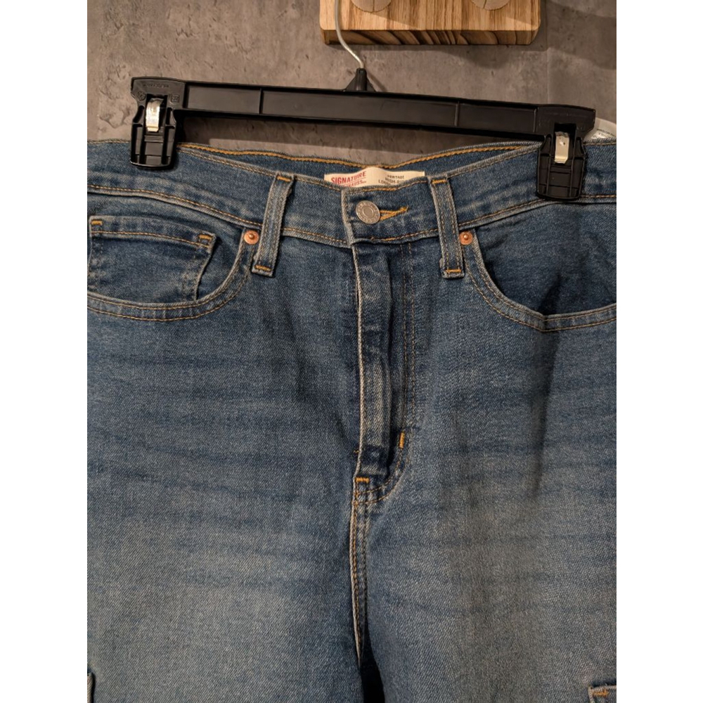 NWOT Women's Levi Strauss Jeans, Size 10/30, Blue - Picture 4 of 9